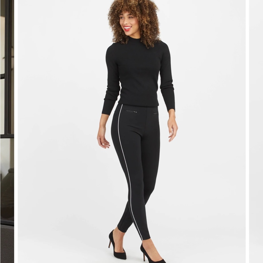 Spanx Piped Ankle Legging
